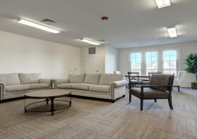 Common resident lounge at The Lofts at Worthington in Lancaster